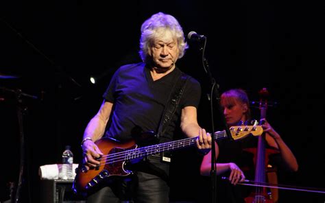 John Lodge Talks Moody Blues, His First U.S. Solo Tour, and That Full ...