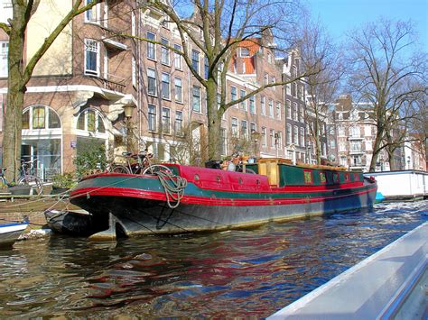 Guided Canal Boat Tour Through the Historic City of Amsterdam