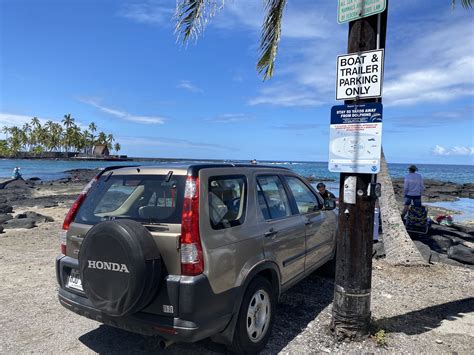 New boat and trailer parking signs posted at Hōnaunau ramp : Big Island Now