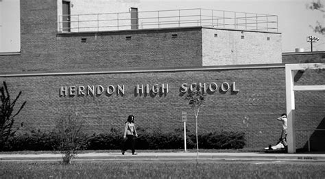 Herndon High School 700 Bennett St Herndon Va 20170 - School Walls