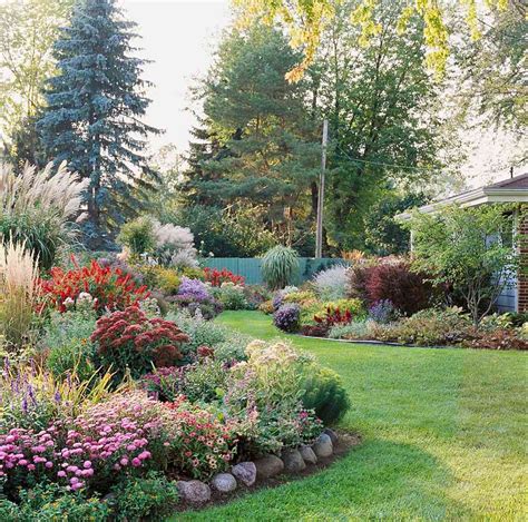 A Classic Fall Garden | Midwest Living