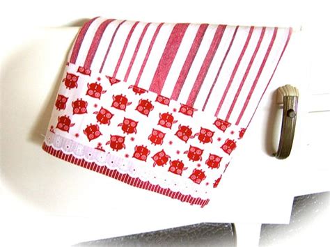 Red and white kitchen towel. | Add this red and white tea to… | Flickr