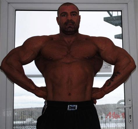 Muscle Lover: British heavyweight bodybuilder Martin Stevenson