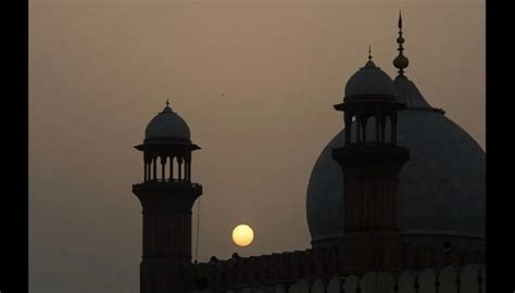 Centre to take over 123 Delhi Waqf Board properties