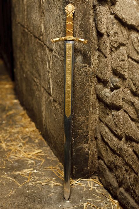 Excalibur (Sword) - Merlin Wiki - BBC TV Series