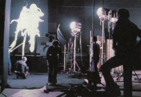 40 Amazing Photographs of Behind the Scenes From the Making of the Supernatural Horror Film ...