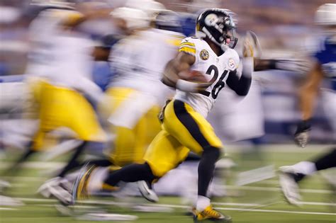 Le’Veon Bell highlights his fragile ego in softball interview with SI