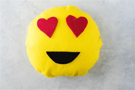 Decorative DIY Emoji Pillow | AllFreeKidsCrafts.com