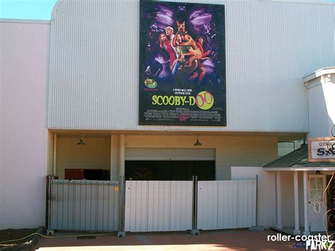 Scooby-Doo Spooky Coaster Construction | Parkz - Theme Parks