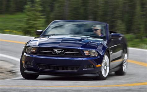 2012 Ford Mustang V-6 Convertible First Test - Motor Trend