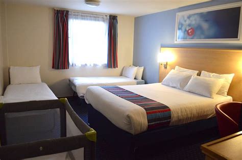 Travelodge Amesbury Stonehenge Hotel Rooms: Pictures & Reviews ...