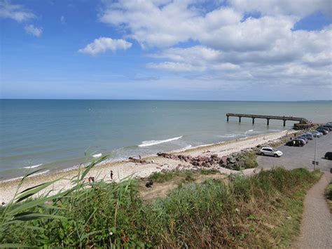 Omaha Beach Today - €4.50 + €4.50 + €1 levels: - Go-images Web