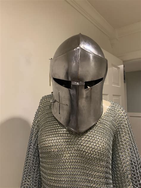 I got a warden helmet. : r/forhonor