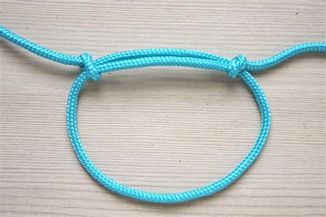 Simple Sliding Knot - | Knot bracelet diy, Sliding knot bracelet ...