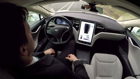 Tesla reports two more fatal Autopilot accidents to NHTSA • The Register