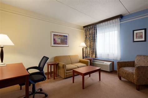 Ramada by Wyndham Fargo | Fargo, ND Hotels