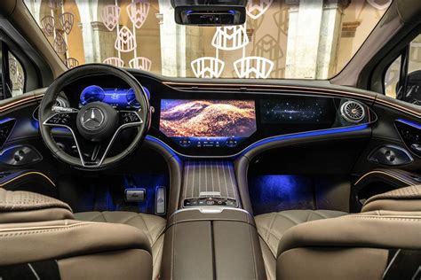 2024 Mercedes-Maybach EQS680 SUV Brings Electrification to Bespoke Brand | Cars.com