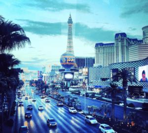 20 Perfect Photos of the Las Vegas Skyline - the world and then some