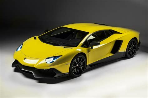 Gambar Transportasi : Gambar Mobil Sport Lamborghini Aventador