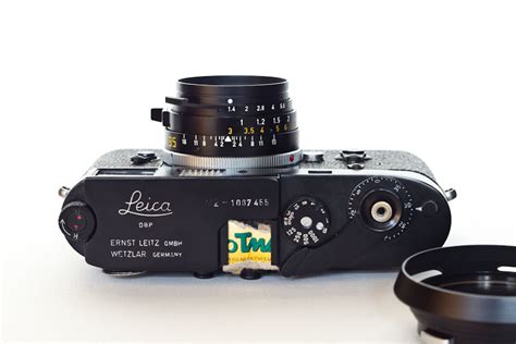 Leica M2, the all-round press photographers camera - johanniels.com