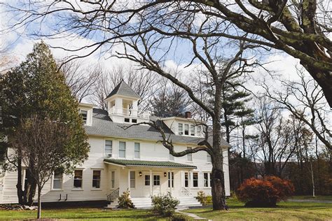 A Wedding at Foxfire Mountain House // Catskills, NY