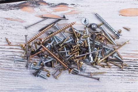 A Guide to When to Use Nails vs Screws for Construction Projects