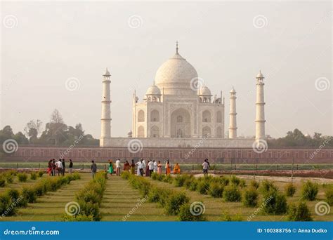 Taj Mahal in Sunrise Light, the Agra Fort in Agra Editorial Photo ...