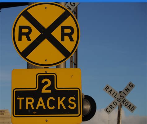 Railroad Crossing Signs Free Stock Photo - Public Domain Pictures