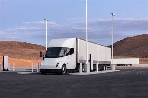 Tesla Semi electric truck specifications : Everything You should know ...