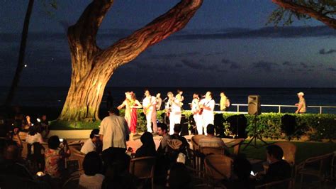 Kanoe Miller Hula Hiilawe - Sunset at the Halekulani Hotel, Waikiki - YouTube