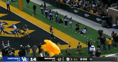 Brady Cook makes dazzling TD run to put Mizzou up on Kentucky in 4th ...