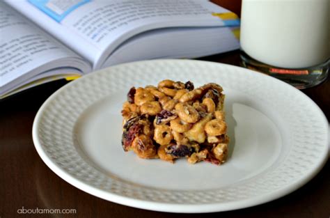 Brain Food: Pumpkin Spice No Bake Cereal Bars - About a Mom