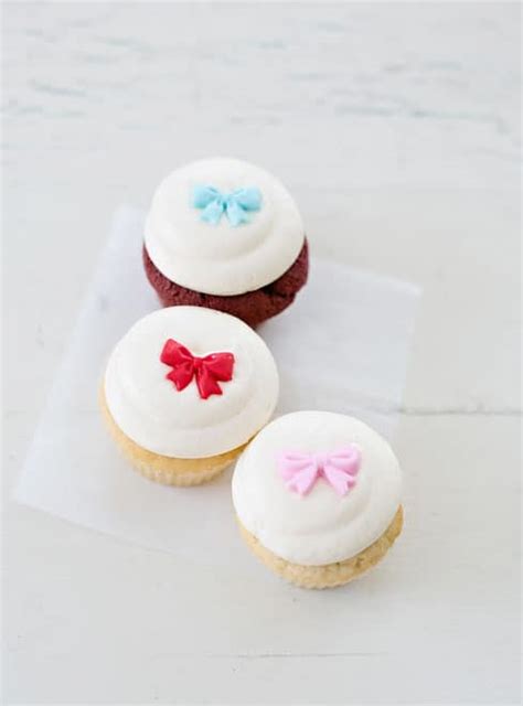 hello, Wonderful - EASY CUPCAKE FONDANT DECORATIONS