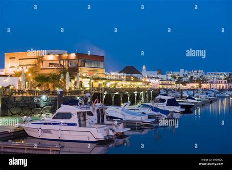 Boats in the marina at night, Marina Rubicon, Playa Blanca Stock Photo: 34107933 - Alamy