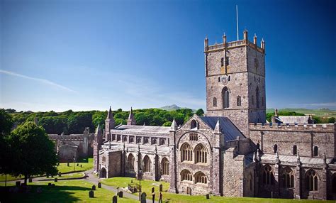 Cathédrale de Saint-David's | St davids cathedral, Cities in wales, Wales