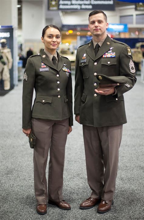 You're not seeing things: Soldiers at AUSA are wearing prototype ‘pinks ...