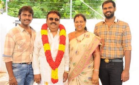 premalatha birthday celebration Captain vijayakanth with his family