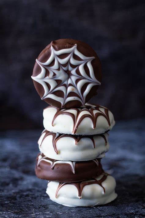 Oreo Spider Webs Are Simplest, Spooky Treat | Recipe | Halloween cookie recipes, Oreo spiders ...