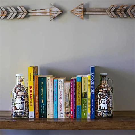 27 Ridiculously Easy DIY Bookends For Your Shelves