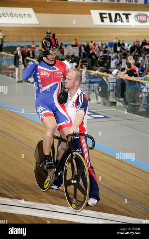 Olympic cycling champion sir chris hoy hi-res stock photography and ...