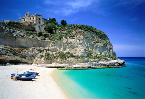 Italy Beach Resorts - Beach Holidays in Italy