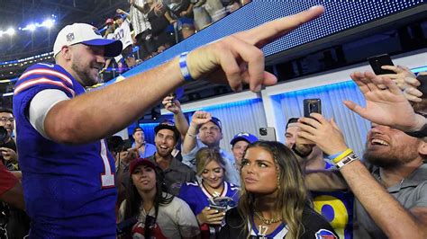 Bills QB Josh Allen Shares Emotional Moment With Family