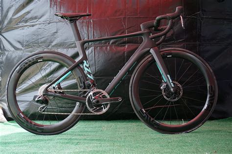 Parlee Rz7 Review Photos - Adventure Bike