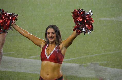 Pro Cheerleader Heaven: Tampa Bay Bucs Cheerleaders in the Rain