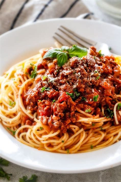 Quick and easy Weeknight Spaghetti Bolognese bursting with flavor on ...