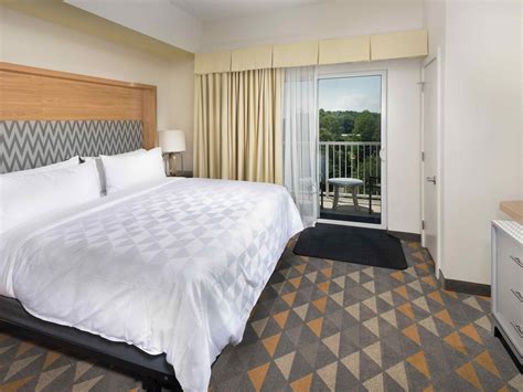 Hotels Near Asheville Airport | Holiday Inn & Suites Arden - Asheville ...