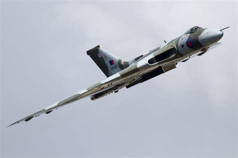 Vulcan XH558 Restoration Part 2 - AeroResource