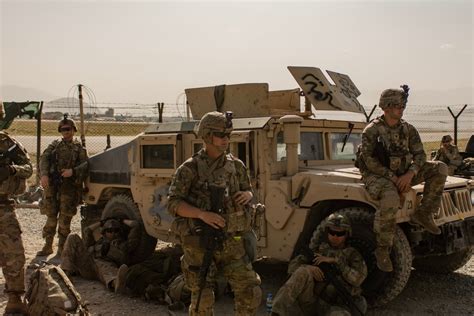 DVIDS - Images - 34th Infantry Division Soldiers support Kabul evacuation operations [Image 3 of 8]