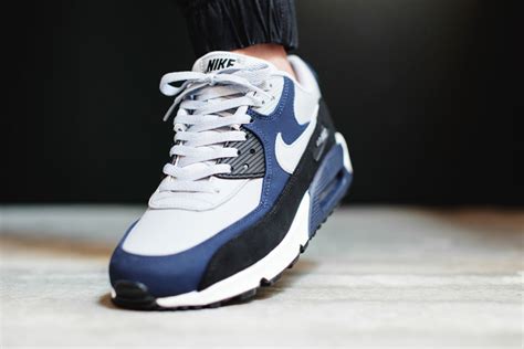 Nike Air Max 90 Leather Midnight Navy - Sneaker Bar Detroit