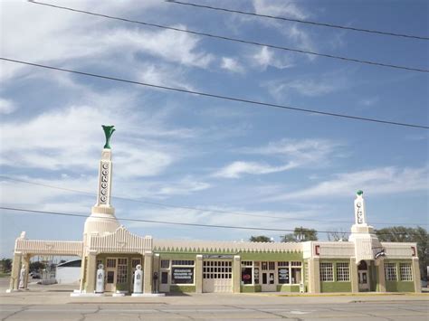 Texico Visitor Center and the old Conoco Tower, Texico, NM | Art deco ...